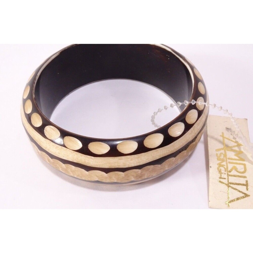 Amrita Singh Women's Resin Etched Circle Brown tan Bangle Bracelet NWT 98